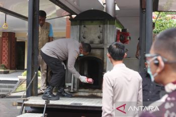Polda Sultra musnahkan 8,2 kg barang bukti narkotika jenis sabu