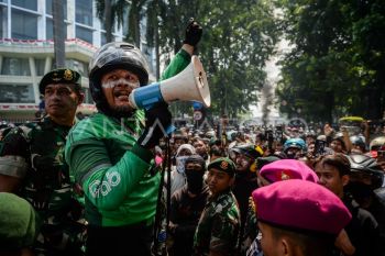 Aksi tuntut pengusutan penabrakan pengemudi ojek online