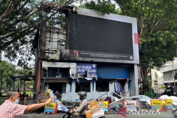 16 pos polisi rusak usai aksi demo di Kota Malang