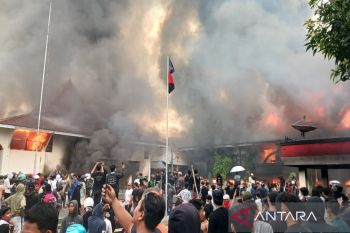 Pemkot Pekalongan imbau masyarakat sanggup menahan diri