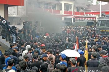 Mahasiswa Jember minta pembebasan massa aksi yang ditahan