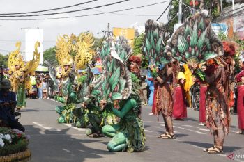 Seribuan seniman meriahkan parade budaya di Kabupaten Jembrana