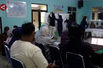 KPU Pangkalpinang mulai rekapitulasi suara Pilkada Ulang di kecamatan