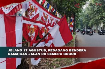 Jelang 17 Agustus, Pedagang bendera ramaikan Jalan Dr Semeru Bogor