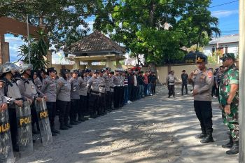 Siswa di Dompu dipulangkan saat unjuk rasa di Kantor DPRD