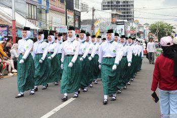 Pawai Baris Berbaris HUT Ke-80 RI di Babel