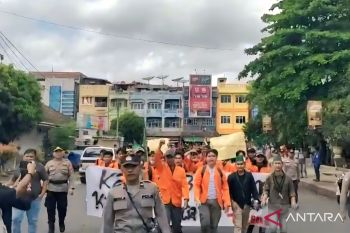 11 pelajar diamankan polisi dalam aksi demo di DPRD OKU