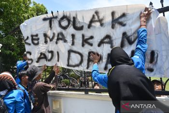 Potong gaji pejabat dinilai cara bangkitkan kepekaan krisis
