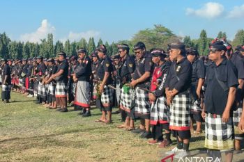 Tak ingin Bali rusuh, pecalang siap bantu aparat cegah demo anarkis
