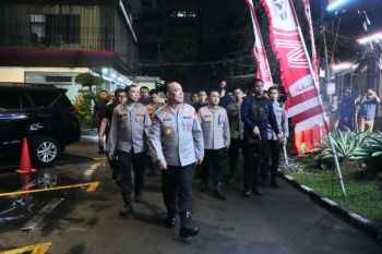 Police, armed forces intensify patrols at neighborhood level