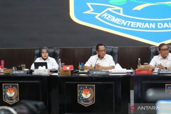 Mendagri instruksikan tunda semua kegiatan seremonial dan pemborosan