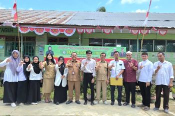 Disarpustaka Kapuas pinjamkan ratusan buku kepada MA Sirajul Huda