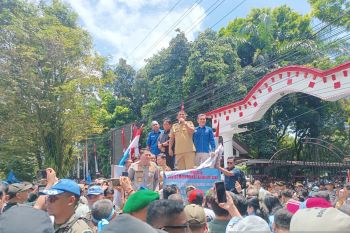 Gubernur Sulut ajak buruh pendemo dukung pemerintahan Prabowo