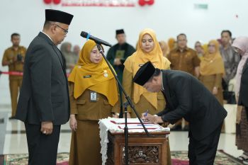 Lantik 53 Pejabat Administrator dan Pengawas, Sekdaprov Sumbar tekankan dampak kinerja