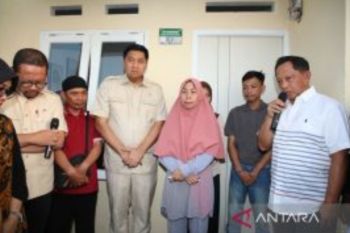 Mendagri Serahkan Rumah Untuk Keluarga Affan Kurniawan