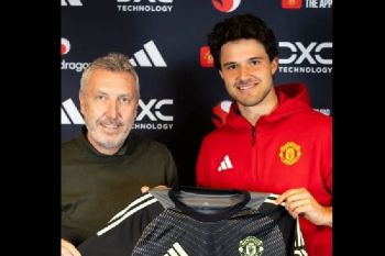 Senne Lammens: Sejak Carrick datang, MU bertahan dengan sangat baik