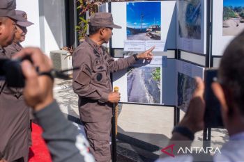 Kejati NTT memamerkan 38 foto proyek mangkrak di Hari Kejaksaan RI