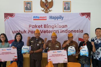 Anggota veteran di Serang terima paket sembako kemerdekaan