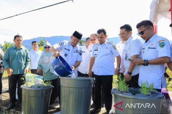Launching demplot perikanan Milenial, Bupati Welly Suhery ajak generasi muda kuasai budidaya perikanan
