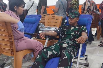 RRI Sorong gandeng TNI-Polri lakukan donor darah