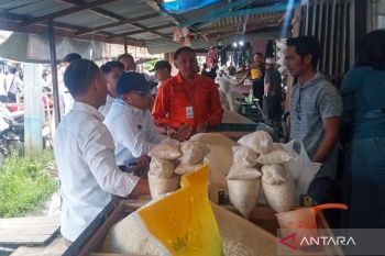 TPID HST sidak pasar dan distributor pastikan ketersediaan bahan pokok