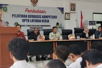 Kepala UPTD Latihan Kerja berikan motivasi peserta pelatihan kerja