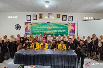 TIM PKM-PMKM UNP beri pelatihan pengembangan media pembelajaran dan e-modul bagi guru SMA N 1 X Koto Tanah Datar