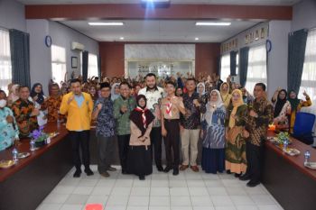 Perluas jangkauan Progul Padang Juara, Wako Fadly Amran lepas mahasiswa RPL Pendidikan Guru PAUD