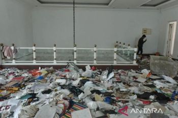 Polisi tetapkan 12 orang jadi tersangka kasus penjarahan rumah Uya Kuya