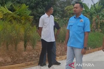 Anggota DPRD Jambi Zulkifli Linus pantau perbaikan jalan rusak