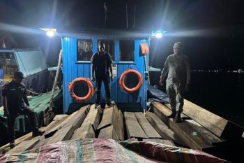 Bakamla dan Kemenhut cegah pengiriman kayu olahan ilegal di Batam