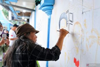 Palembang fasilitasi seniman mural grafiti tempat untuk berkarya di Simpang Charitas