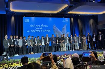 SBY Art Community gaungkan perdamaian melalui pameran "Art for Peace