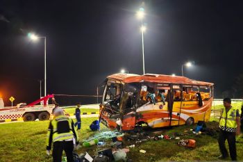 Polisi amankan bus pariwisata usai kecelakaan di tol Sumbar