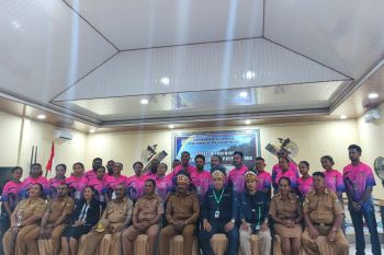 Pemkab Waropen memperkuat sektor pariwisata lewat pelatihan bahasa asing