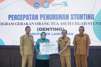 Pemkab Lamongan salurkan bantuan Program Genting untuk tekan stunting