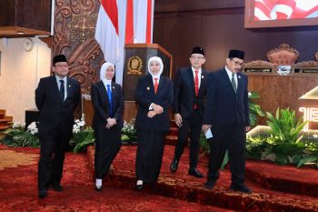 Perda P-APBD Jatim 2025 fokus pendidikan hingga pengentasan kemiskinan
