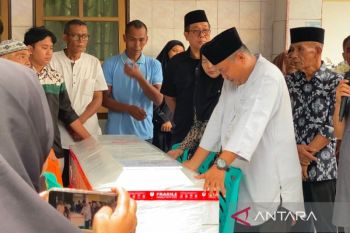 Suasana duka selimuti kediaman korban kecelakaan helikopter di Kalsel