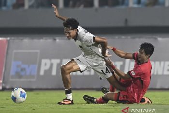 Gerald Vanenburg sebut tak adil jika hanya melihat performa Rafael Struick
