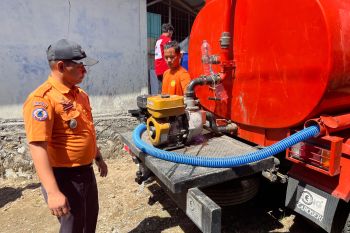 BPBD Agam sediakan empat mobil tangki distribusikan air bersih ke warga