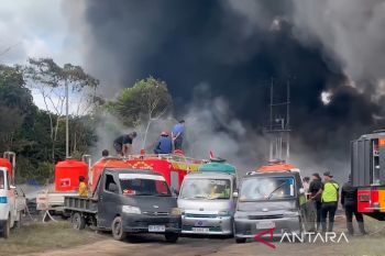 Damkar: Kerugian kebakaran pabrik ban bekas di Konda Konsel capai Rp1 miliar