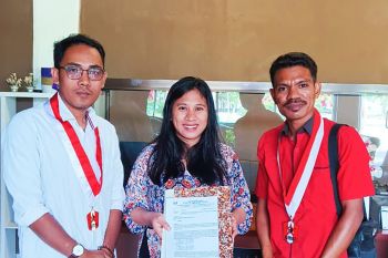 GMNI Kupang melaporkan kenaikan tunjangan DPRD NTT ke Kejati