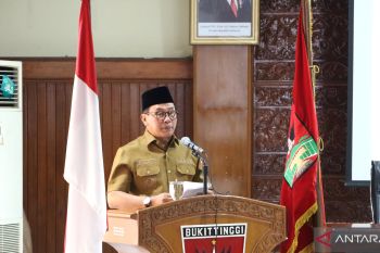 Wako Ramlan jawab Pandangan Umum Fraksi Raperda APBD 2025