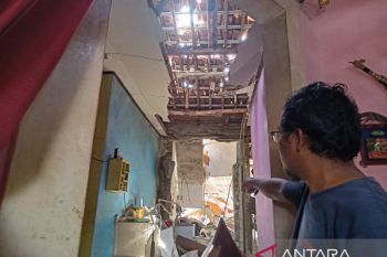 Delapan  rumah rusak akibat ledakan misterius di Tangsel