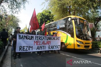 Aksi demonstrasi Bangun Persatuan Rakyat, Lawan Rezim Anti Rakyat