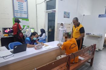 Polres Parigi Moutong fasilitasi tahanan sakit jalani perawatan medis di RSUD