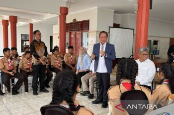 Menteri LH edukasi soal lingkungan ke pelajar Sekolah Rakyat di Bali