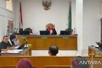 PN Pekanbaru kabulkan praperadilan Muflihun, penyidikan korupsi terus berjalan