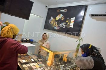 Harga tiga produk emas di Pegadaian merosot Kamis ini