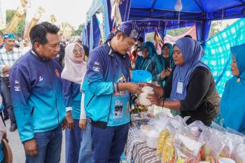 Bupati Lamongan sebut Festival Dayung Tejoasri gerakkan ekonomi UMKM